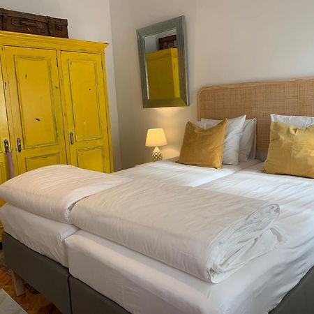 Beautiful Private Room Next To Lisbon - New Paco de Arcos Exterior photo